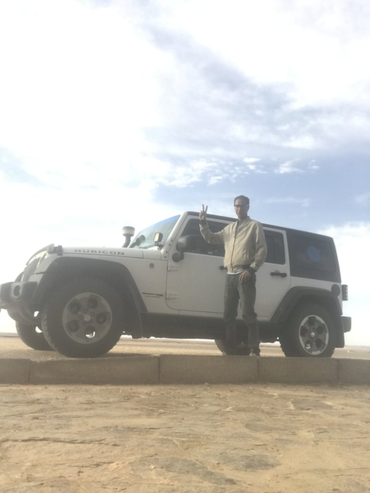 التطبيقات الذكية بين النقل والسياحة: صراع التقليد و الابتكار أم فوضى اقتصادية